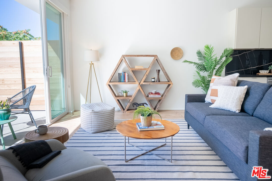 841 N La Fayette Park Pl Unit: 1/2