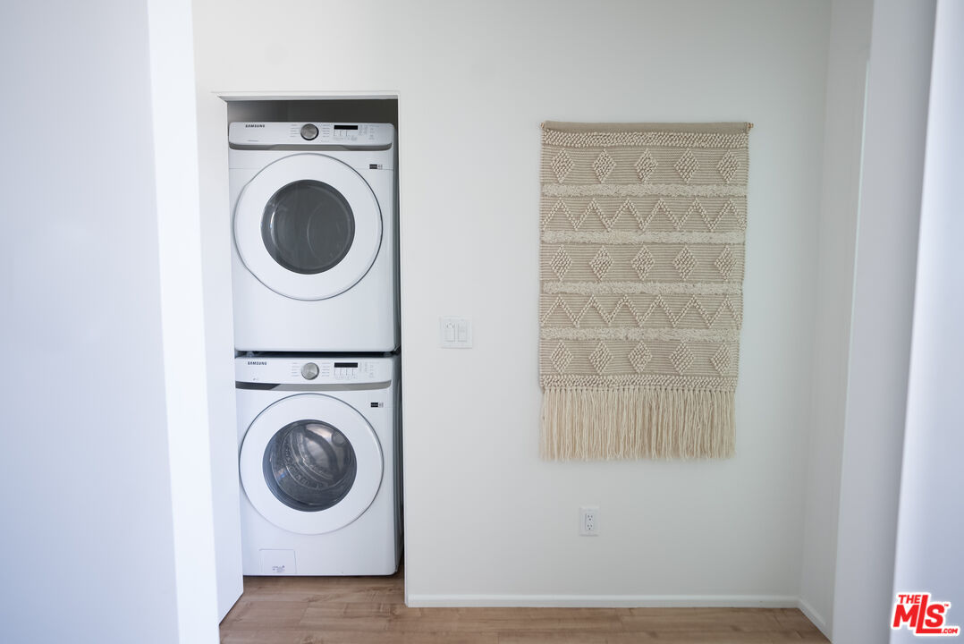 841 N La Fayette Park Pl Unit: 1/2