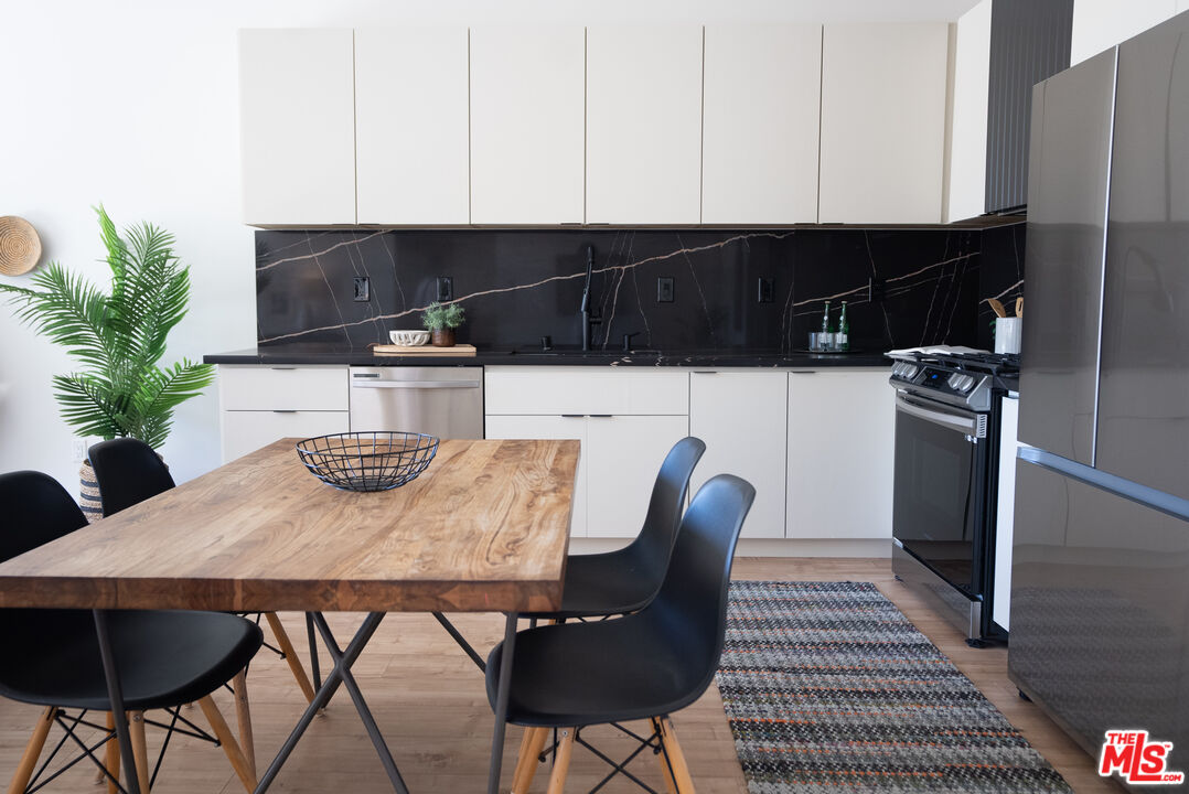 841 N La Fayette Park Pl Unit: 1/2