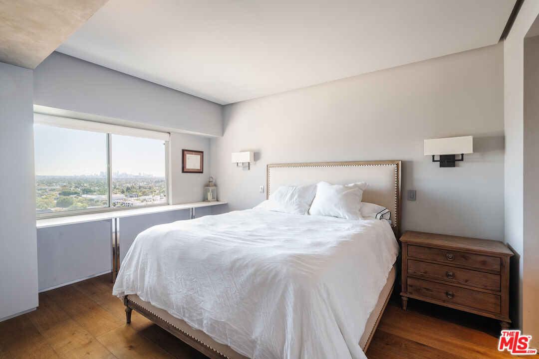 1155 N La Cienega Blvd Unit: 1211