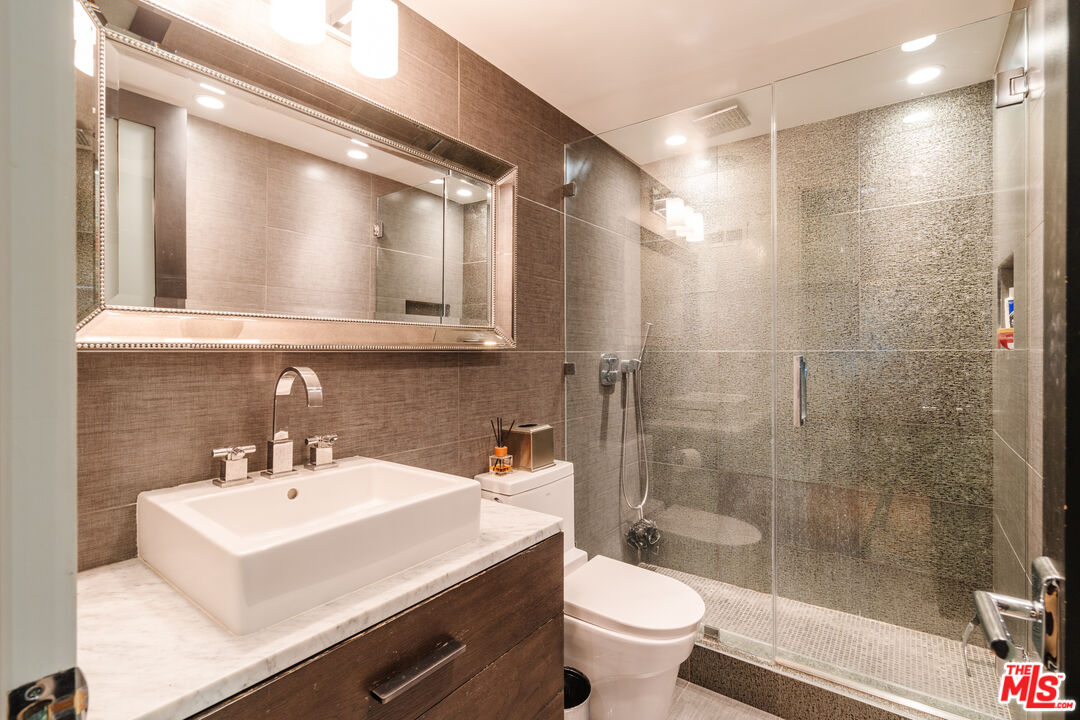 1155 N La Cienega Blvd Unit: 1211