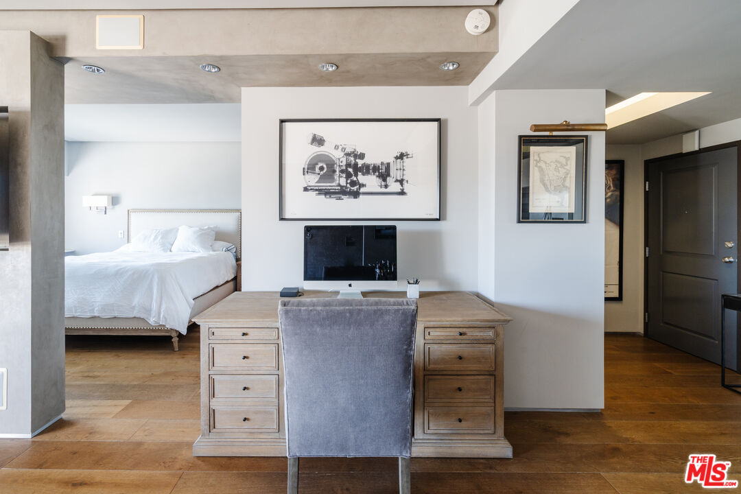 1155 N La Cienega Blvd Unit: 1211