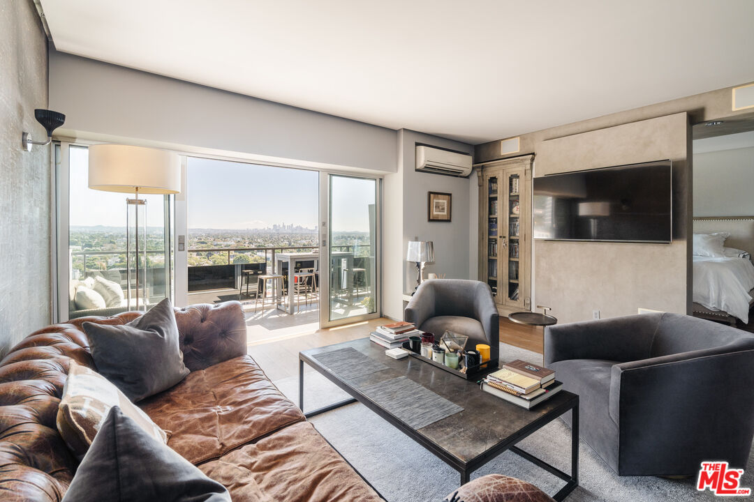 1155 N La Cienega Blvd Unit: 1211