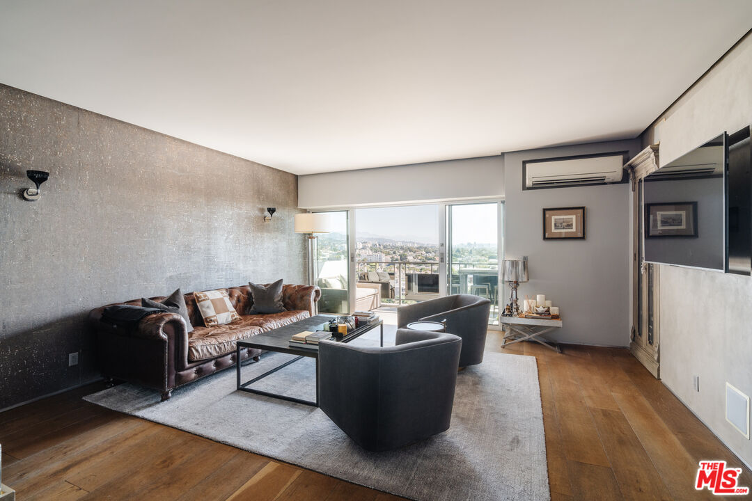 1155 N La Cienega Blvd Unit: 1211