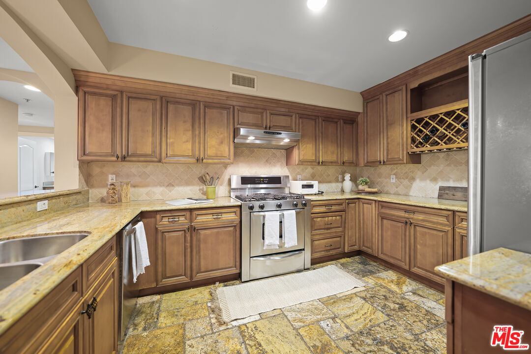 1845 Federal Ave Unit: 205