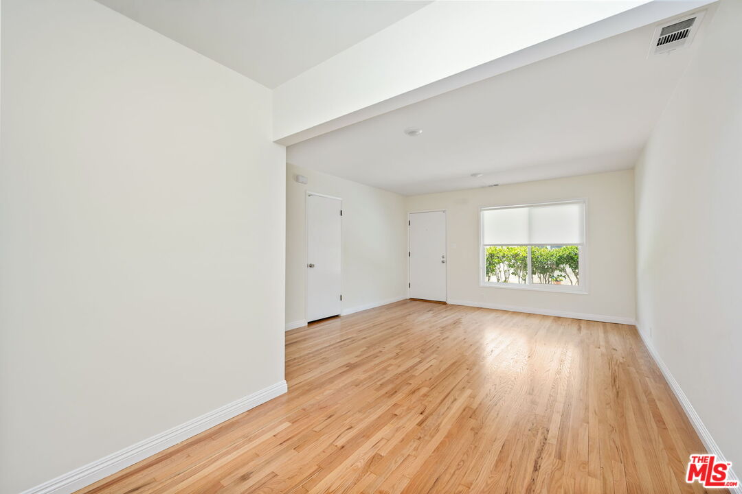 2007 E Villa Unit: B