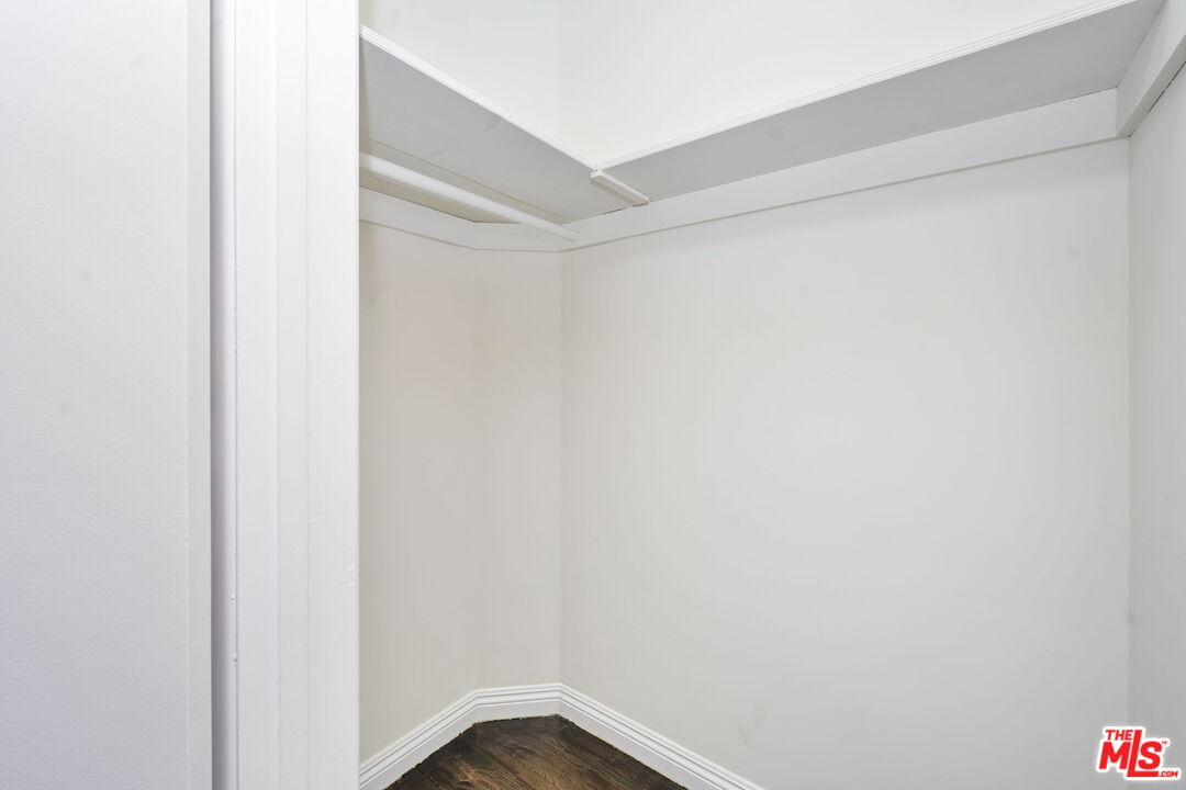 2007 E Villa St Unit: C