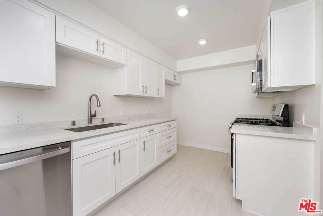 2007 E Villa St Unit: D