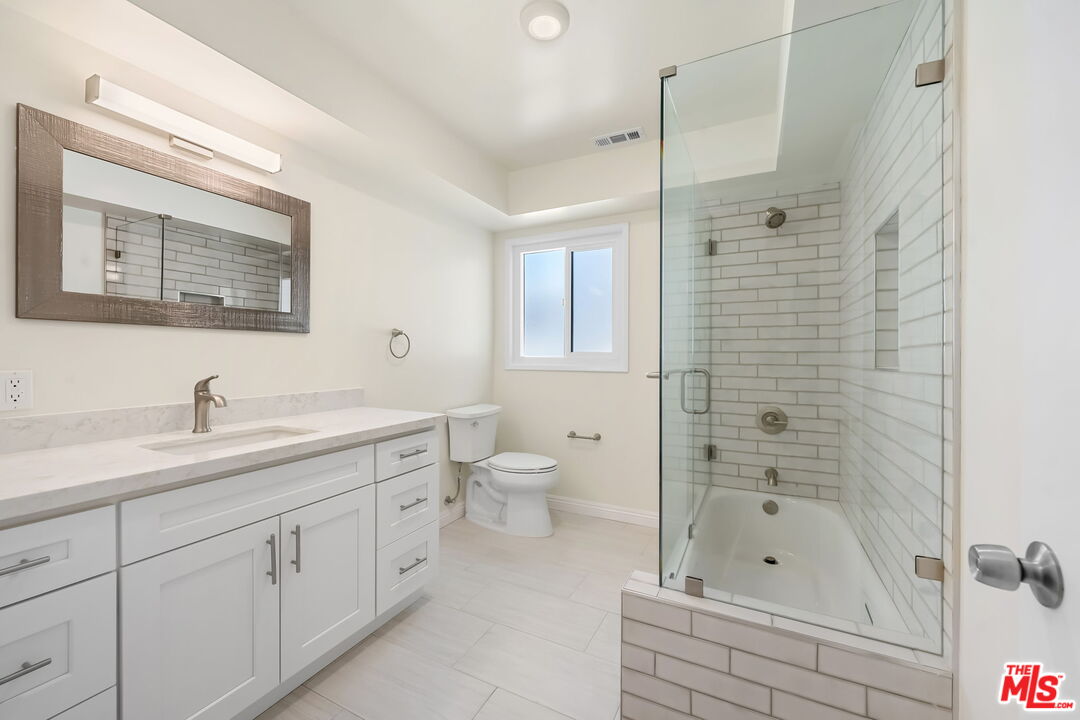 2007 E Villa St Unit: D