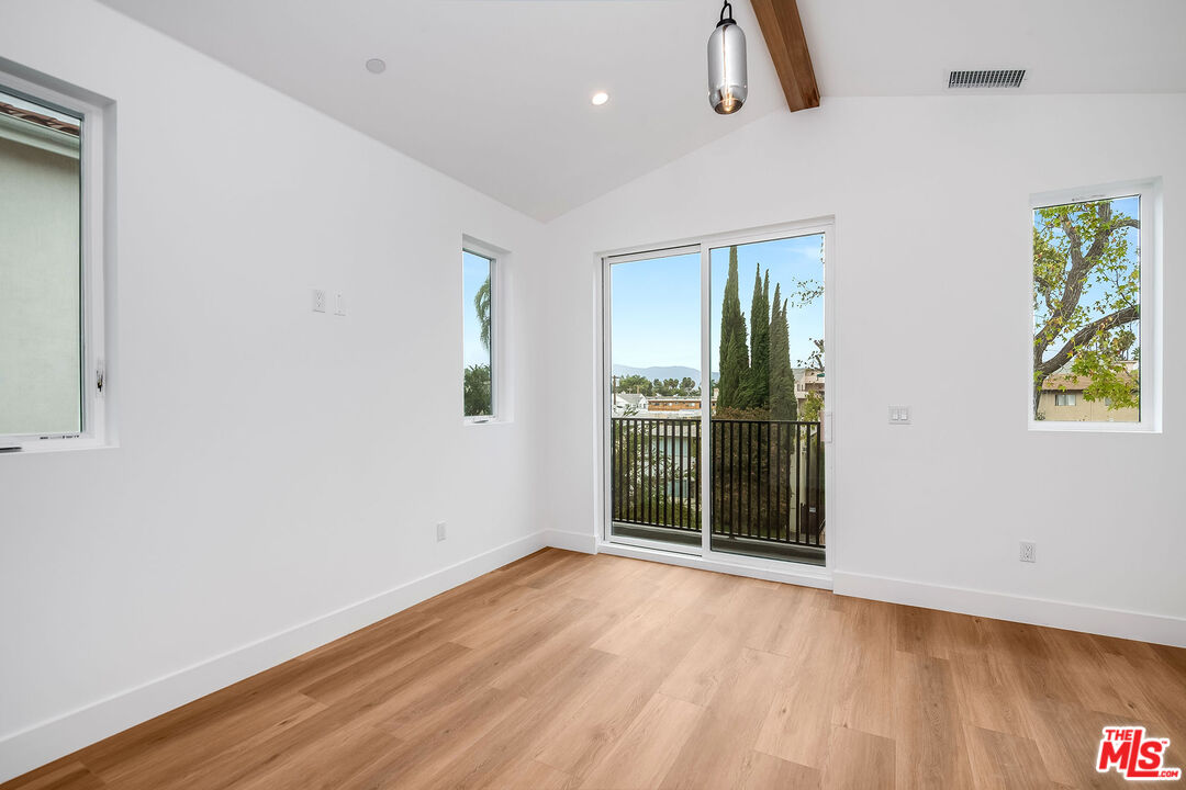 5319 Ben Ave Unit: 2