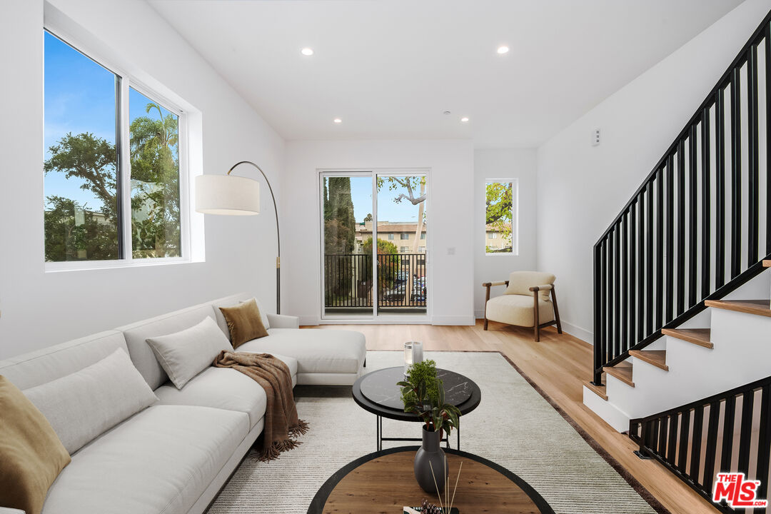 5319 Ben Ave Unit: 2