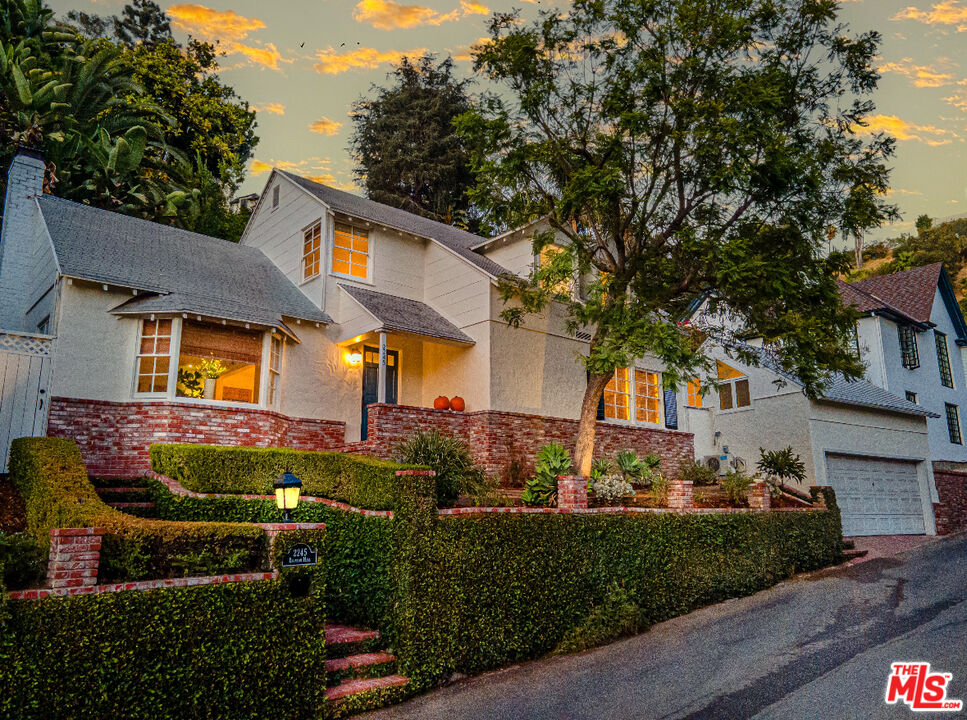 2245 Bronson Hill Dr