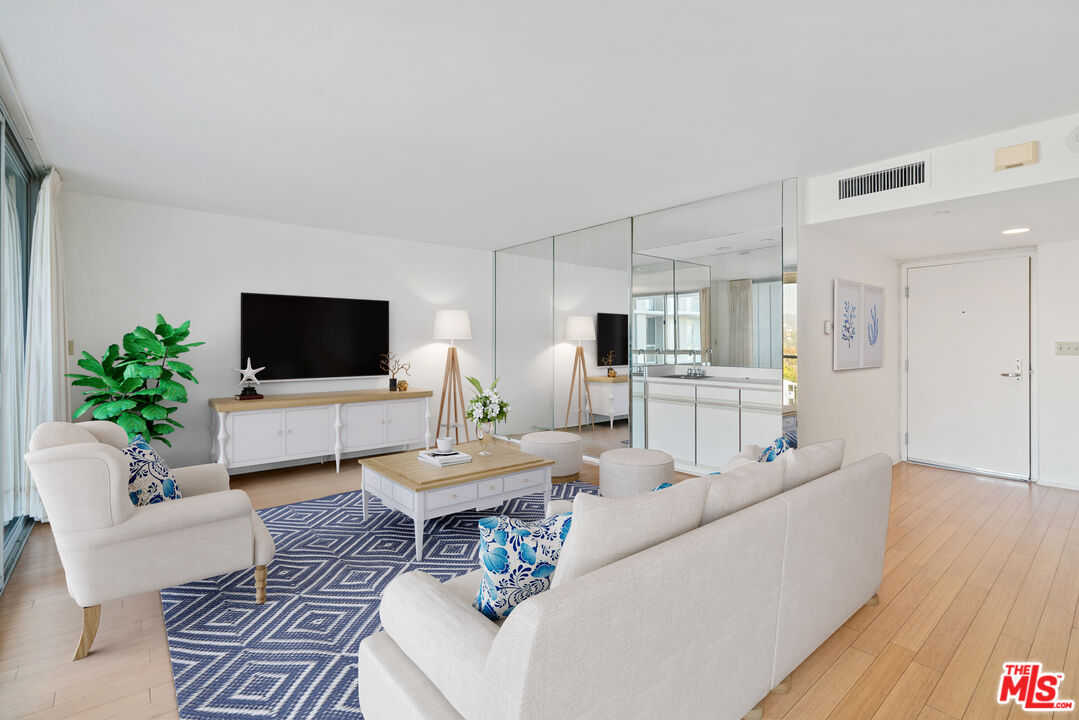 201 Ocean Ave Unit: 810B