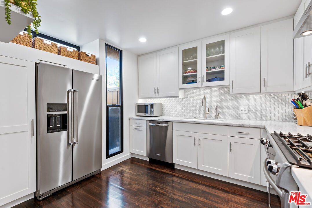 1327 Havenhurst Dr Unit: 8