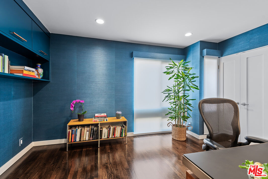 1327 Havenhurst Dr Unit: 8