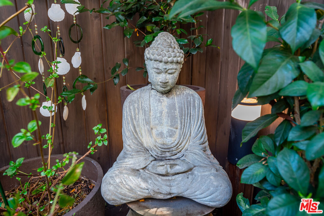 1327 Havenhurst Dr Unit: 8