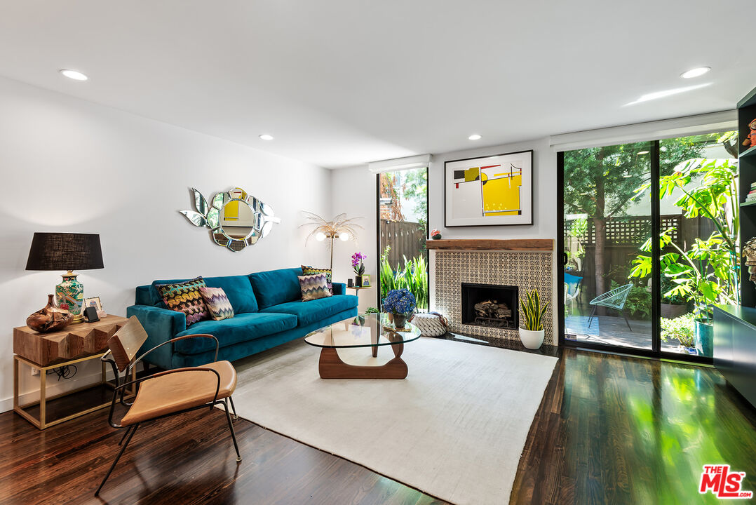 1327 Havenhurst Dr Unit: 8