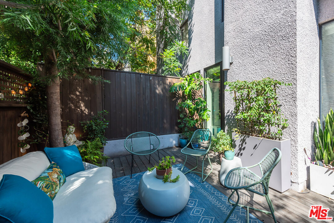 1327 Havenhurst Dr Unit: 8