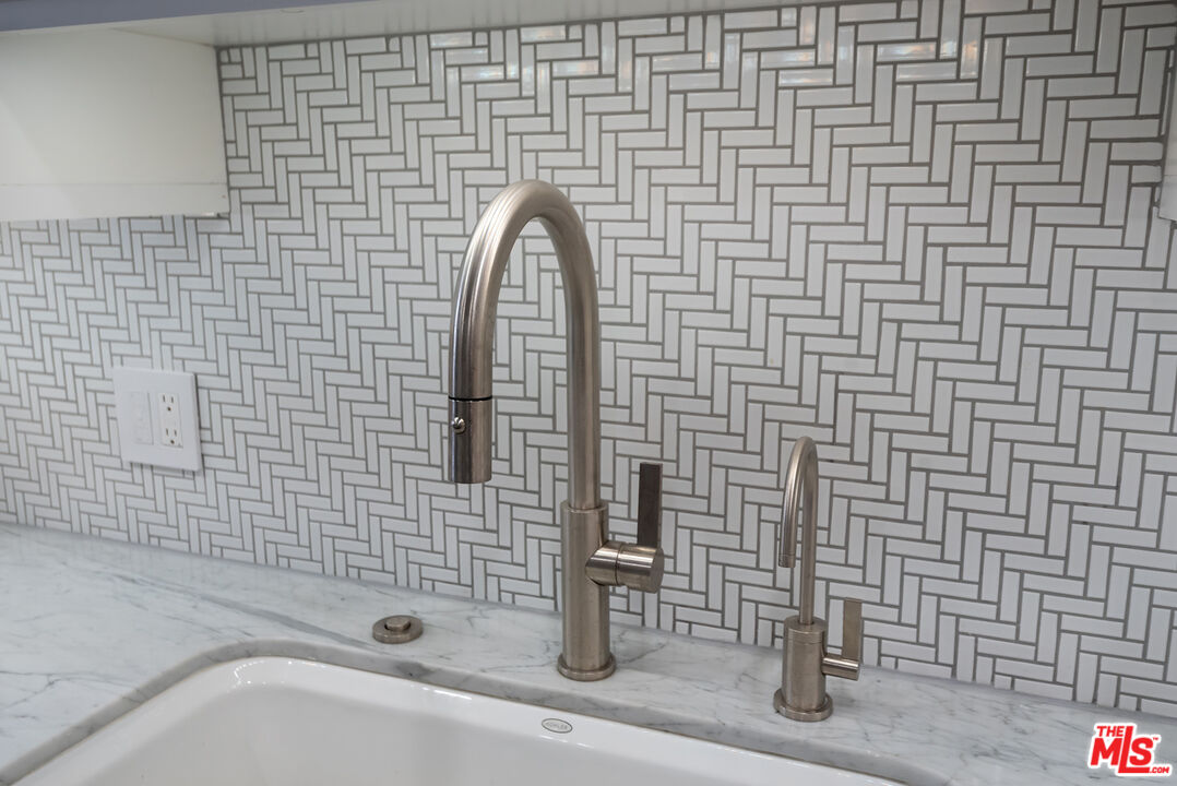 1327 Havenhurst Dr Unit: 8