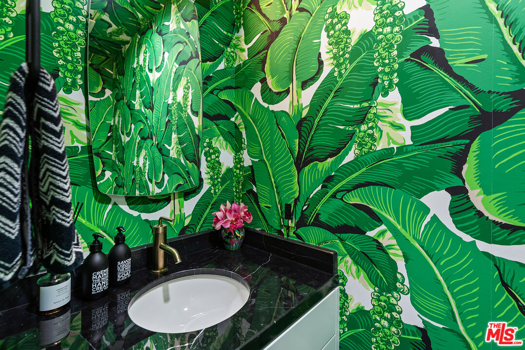 1327 Havenhurst Dr Unit: 8