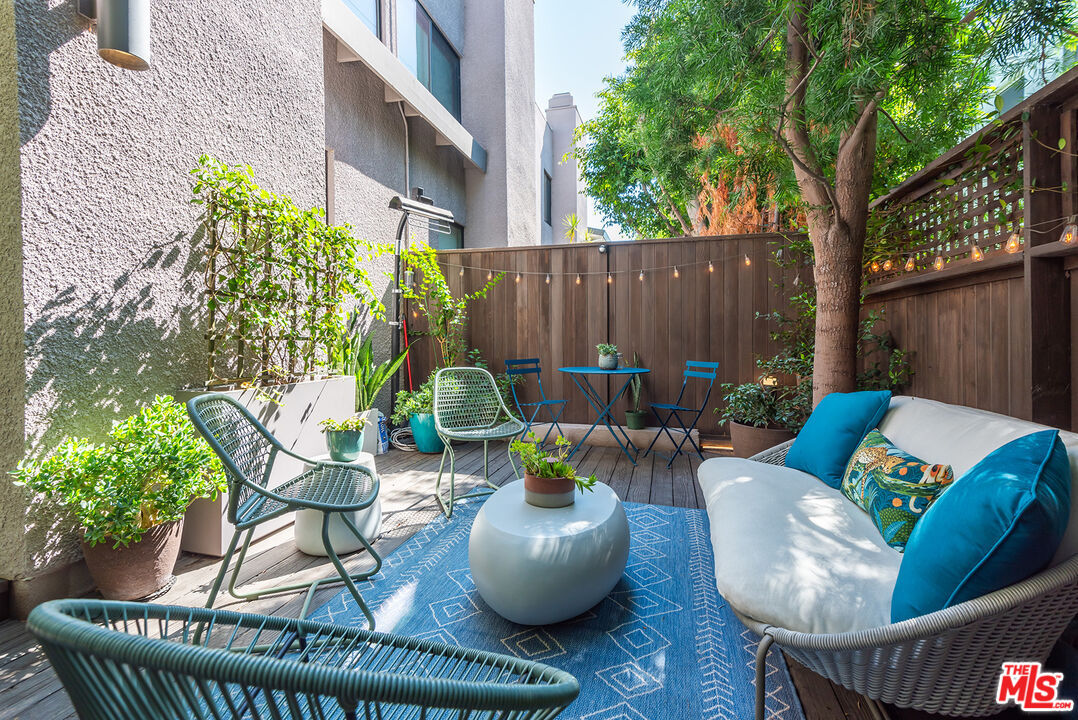 1327 Havenhurst Dr Unit: 8