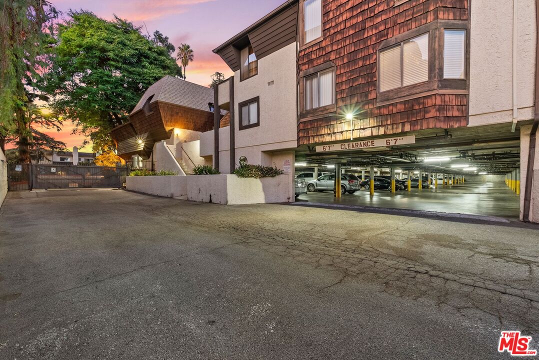 15050 Sherman Way Unit: 140