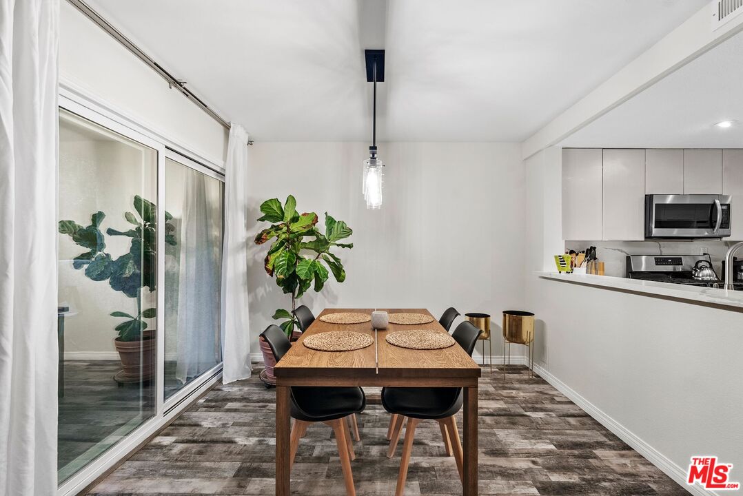 15050 Sherman Way Unit: 140