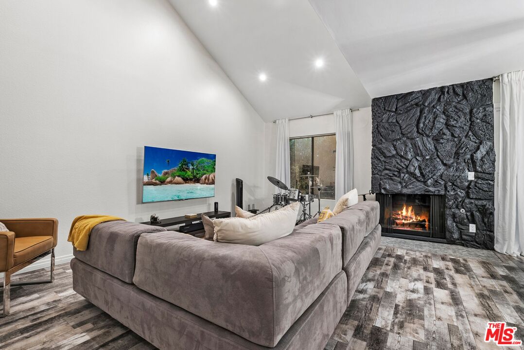 15050 Sherman Way Unit: 140