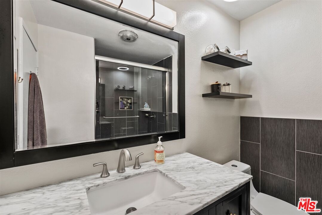 15050 Sherman Way Unit: 140