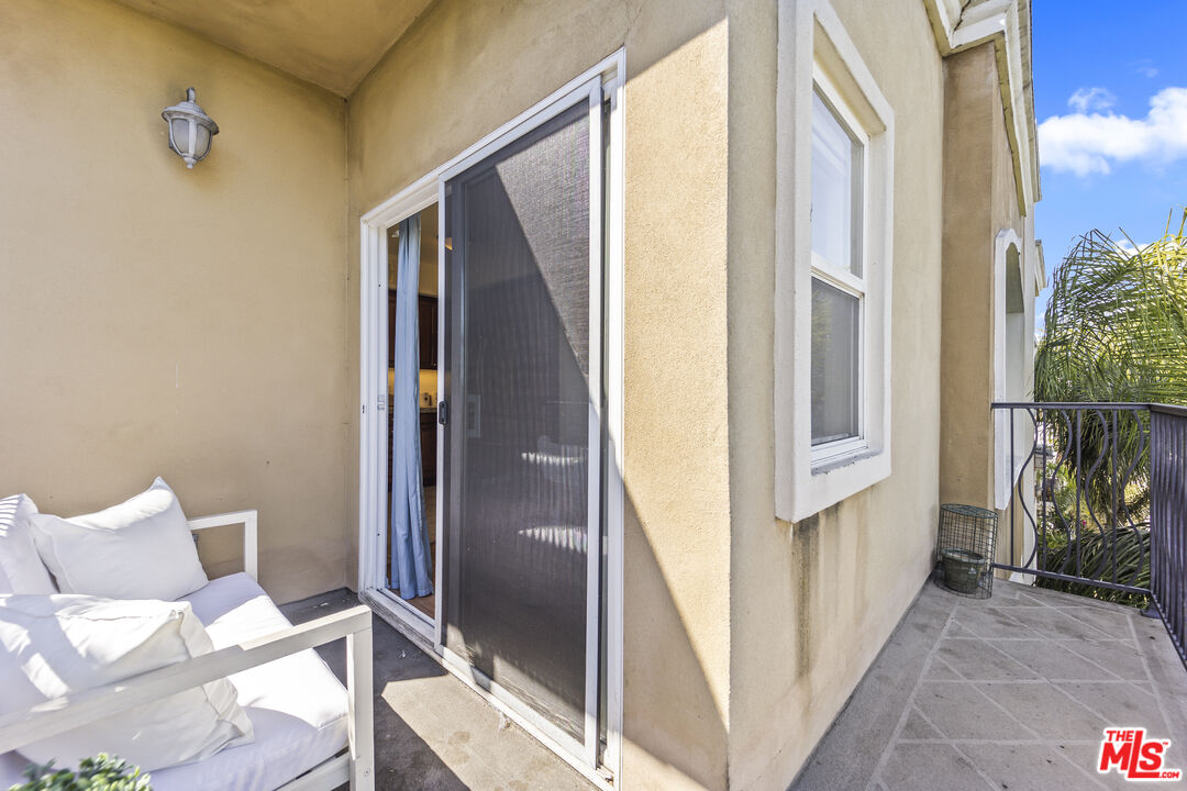 3401 S Bentley Ave Unit: PH401