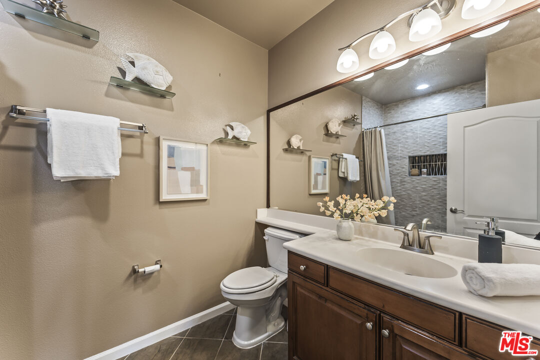 3401 S Bentley Ave Unit: PH401