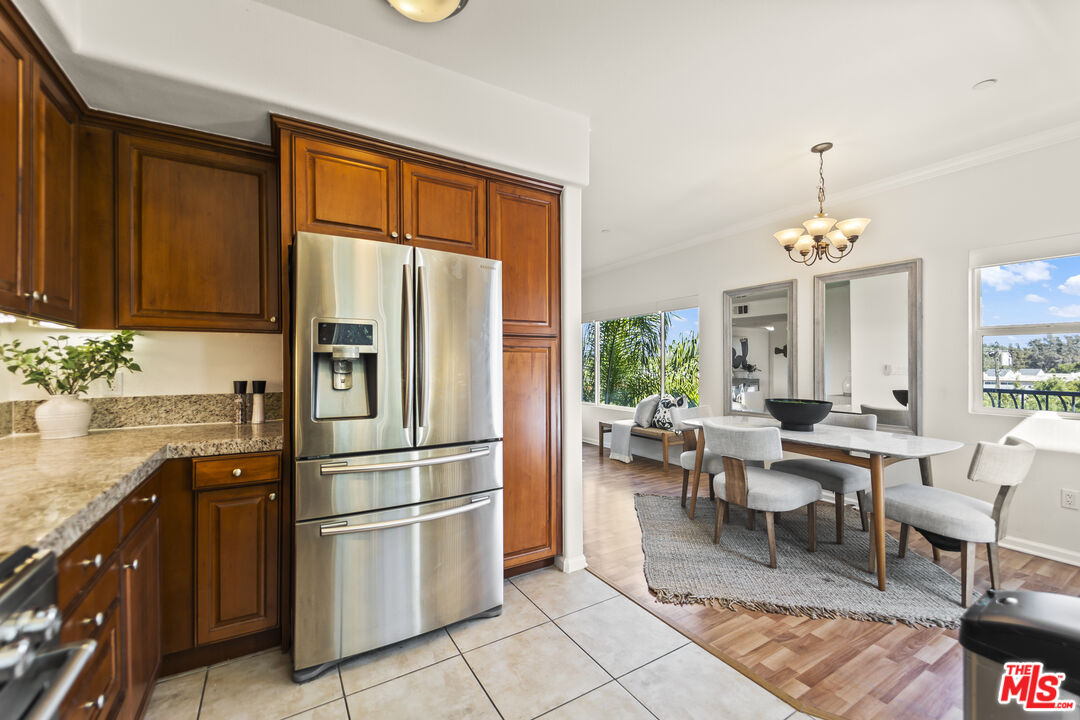 3401 S Bentley Ave Unit: PH401