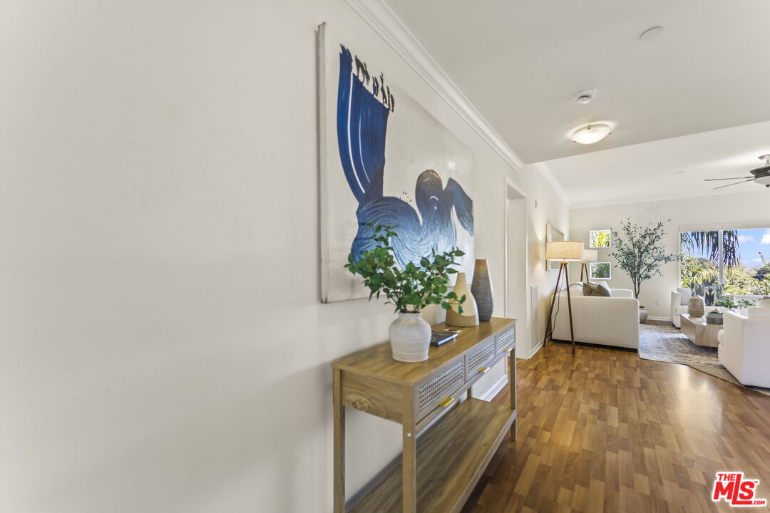 3401 S Bentley Ave Unit: PH401