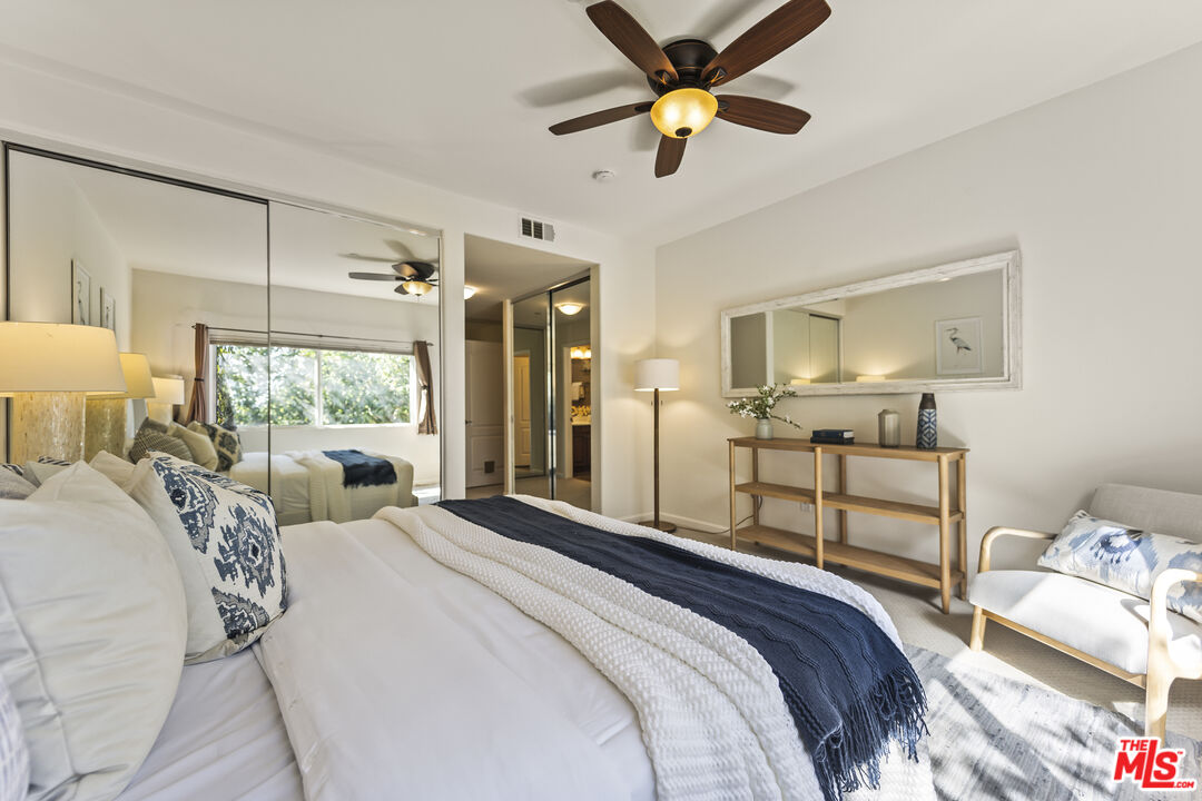 3401 S Bentley Ave Unit: PH401