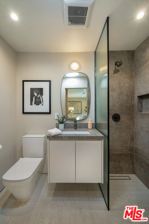 3647 Willowcrest Ave