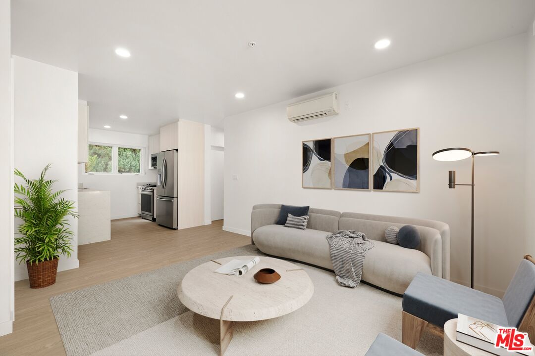 847 S Sherbourne Dr Unit: 2