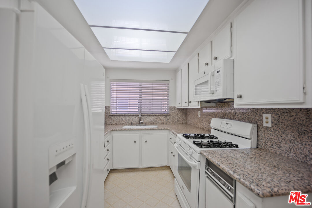 1818 Pelham Ave Unit: 205