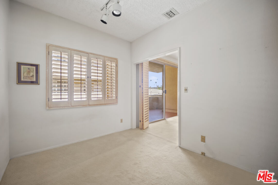 1818 Pelham Ave Unit: 205