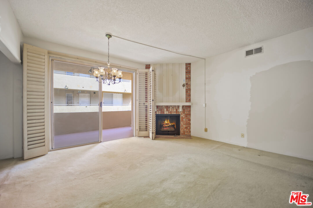 1818 Pelham Ave Unit: 205
