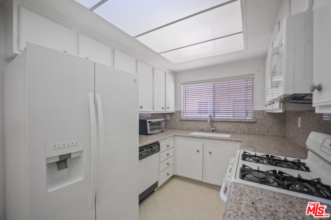 1818 Pelham Ave Unit: 205