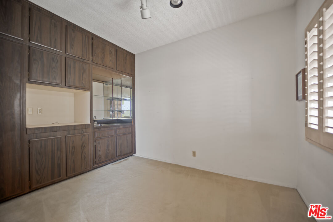 1818 Pelham Ave Unit: 205