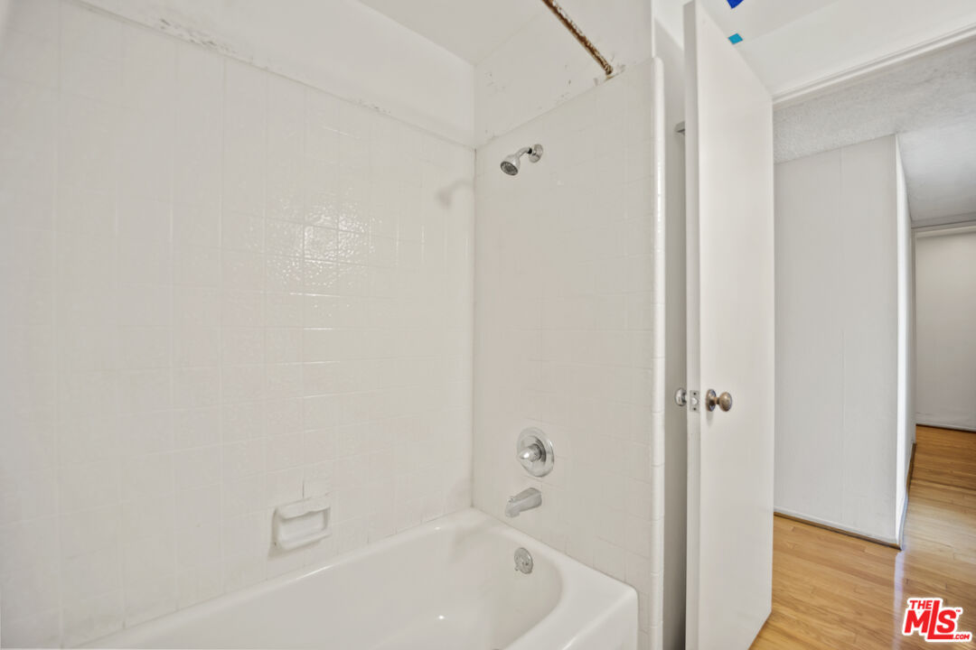 1818 Pelham Ave Unit: 205