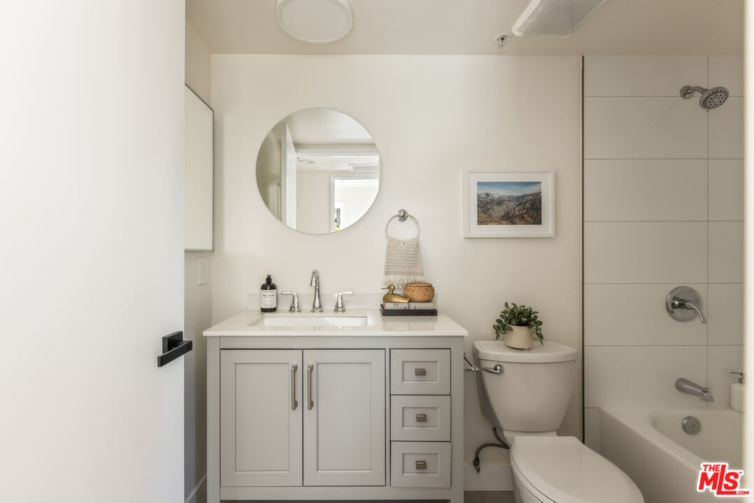 4511 Murietta Ave Unit: 6