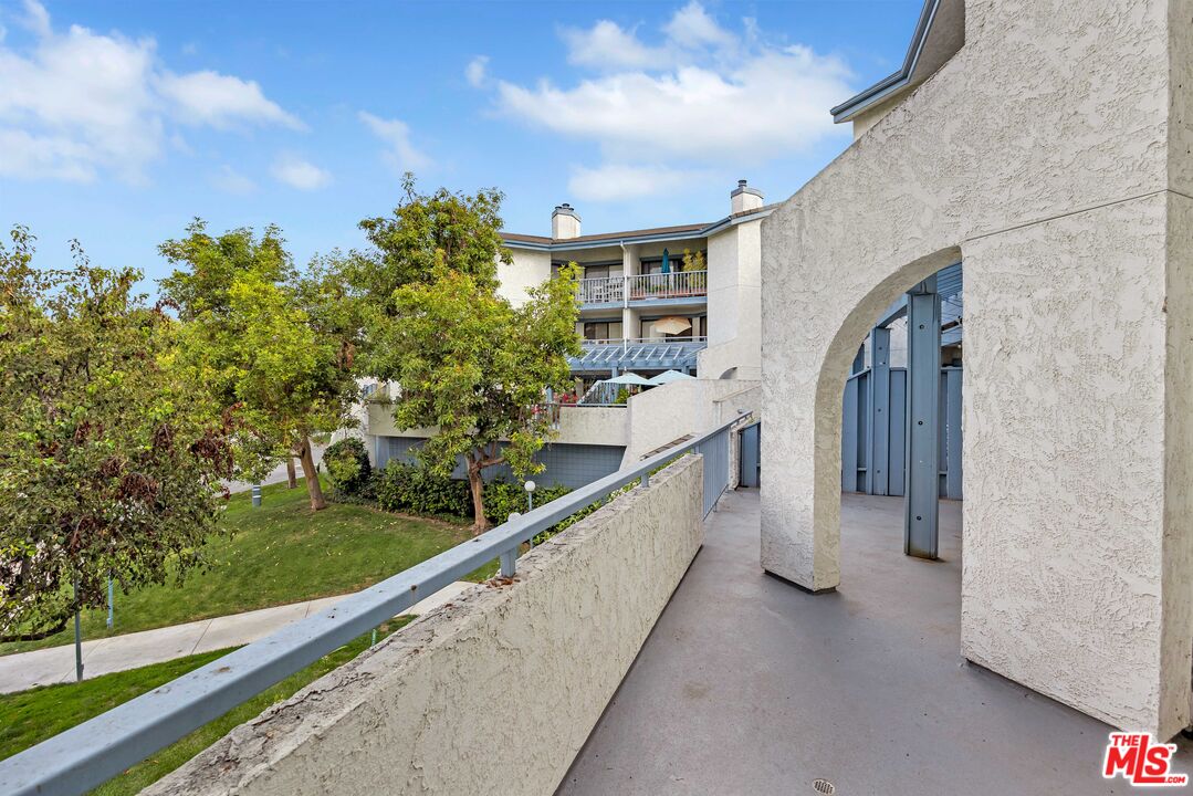 4260 Via Arbolada Unit: 123