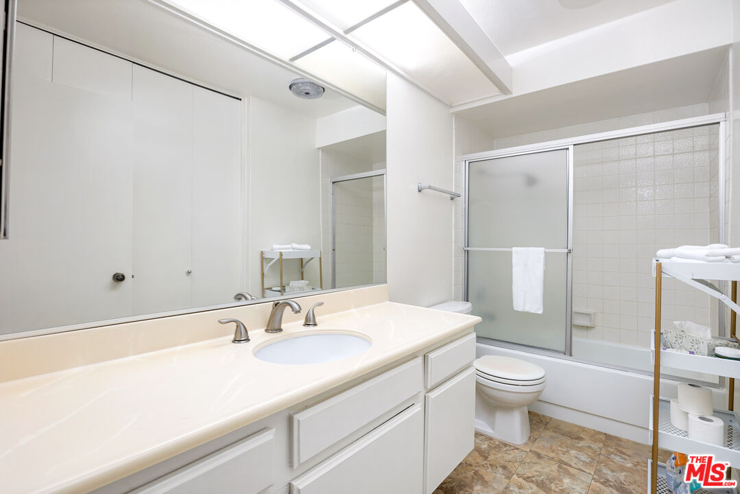 4260 Via Arbolada Unit: 123