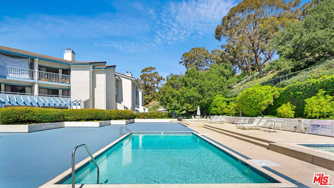 4260 Via Arbolada Unit: 123