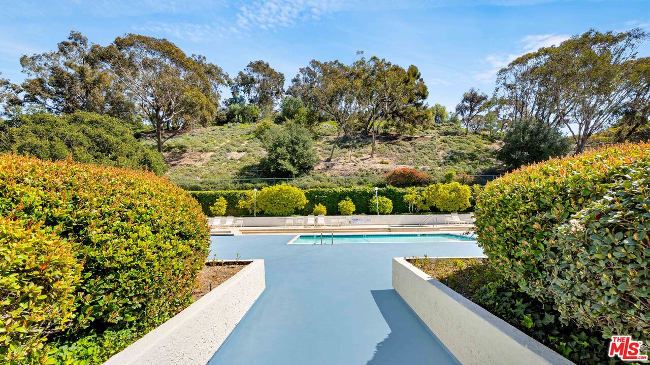 4260 Via Arbolada Unit: 123