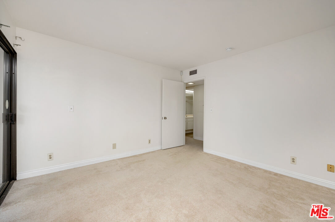 4260 Via Arbolada Unit: 123