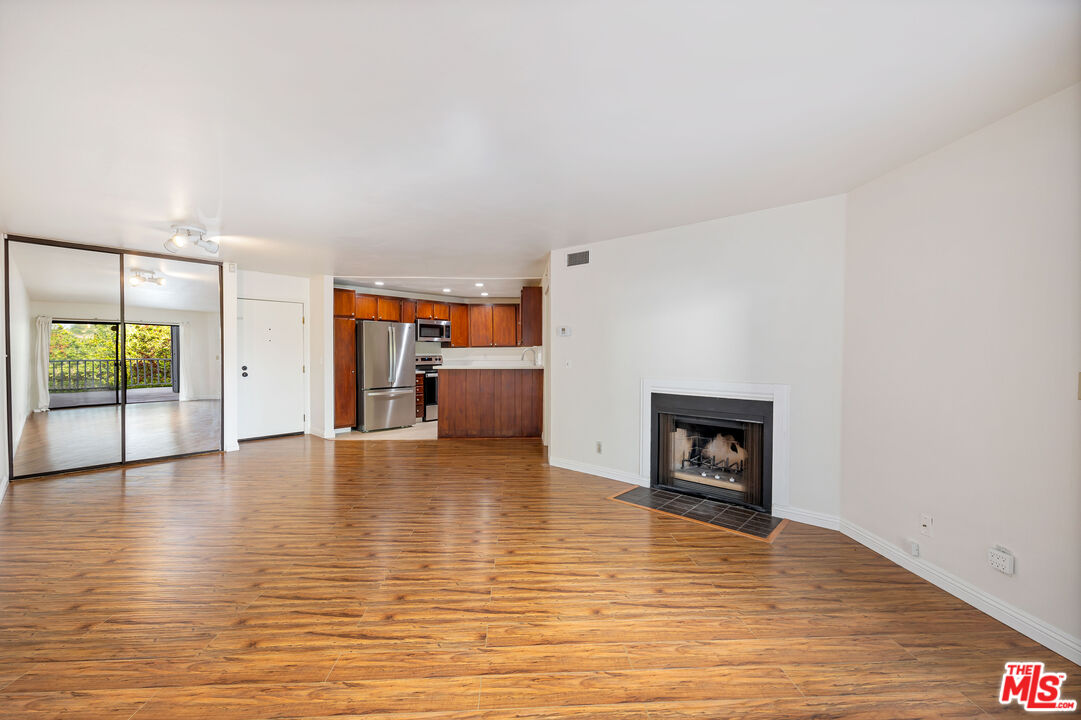 4260 Via Arbolada Unit: 123