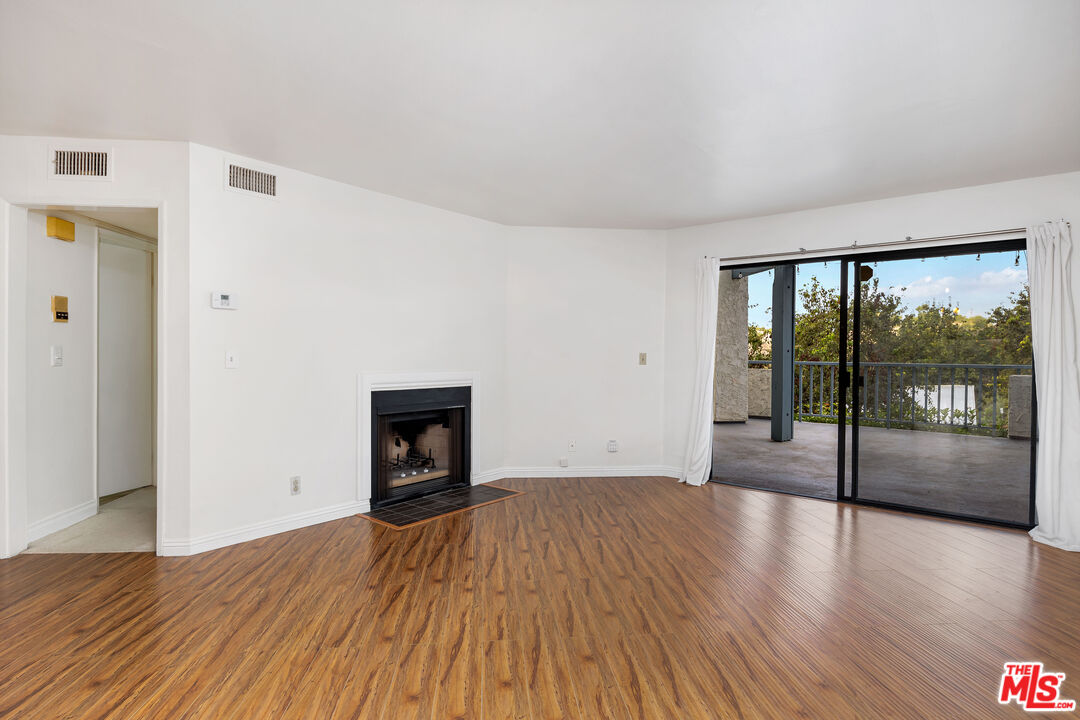 4260 Via Arbolada Unit: 123